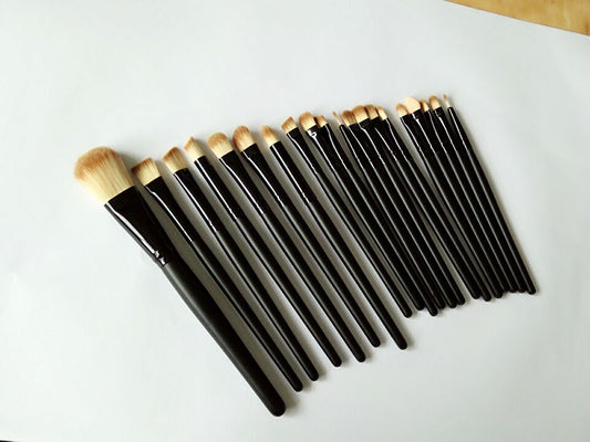 Lilly Black Brush Set -